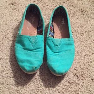 Teal toms